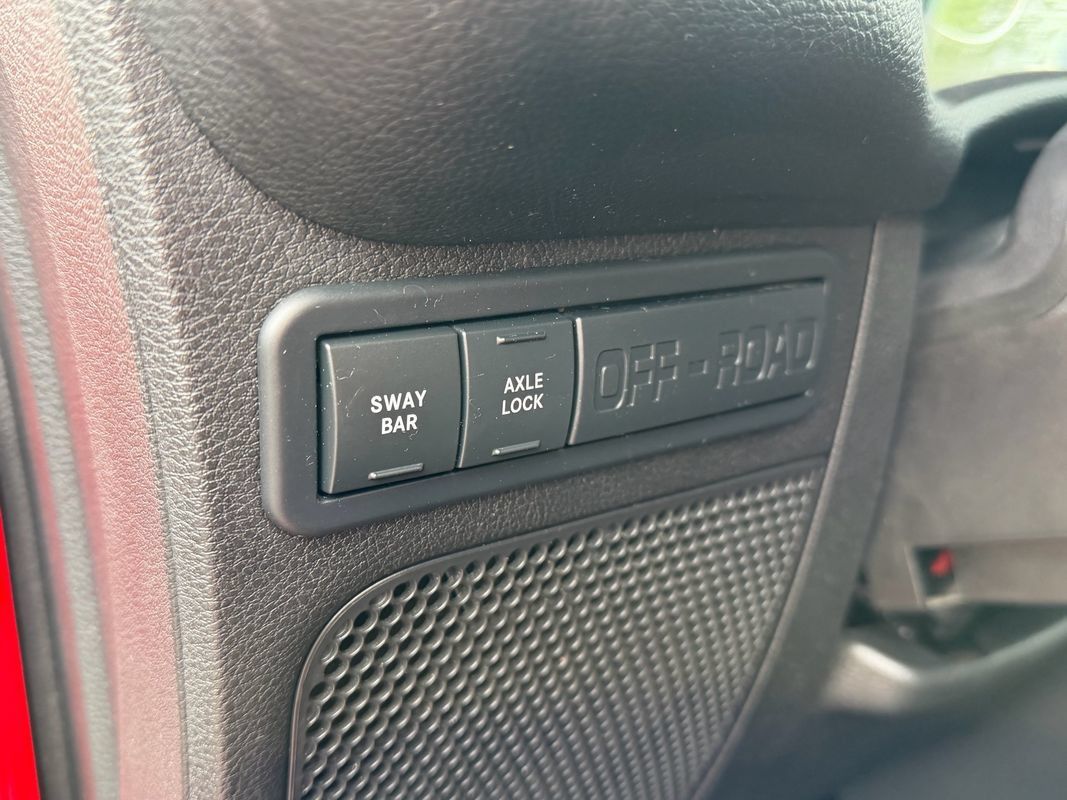 Used 2014 Jeep Wrangler Unlimited Rubicon w/ Connectivity Group AWD/4WD image 17