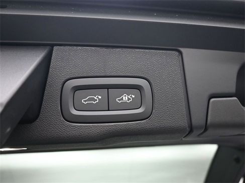 New 2026 Volvo XC60 B5 Plus w/ Protection Package Premier image 33