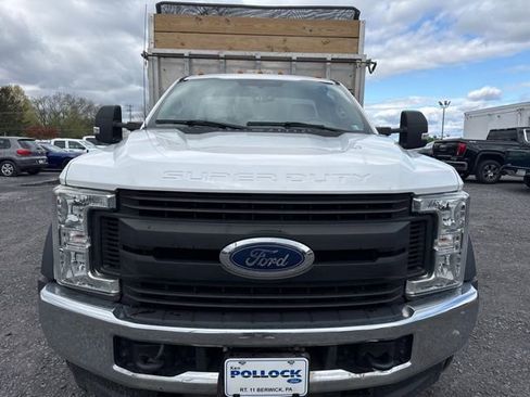 Used 2019 Ford F550 4x4 Regular Cab Super Duty w/ XL Value Package image 3