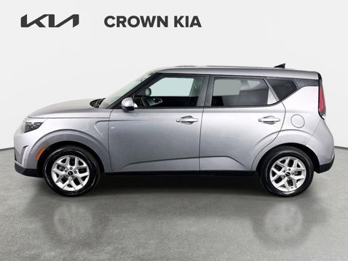 Certified 2025 Kia Soul LX w/ LX Technology Package FWD image 8