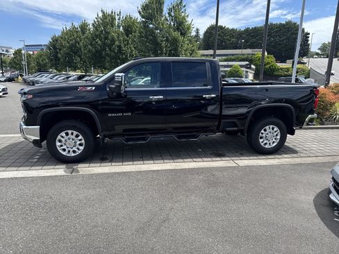 Used 2024 Chevrolet Silverado 3500 LTZ w/ LTZ Convenience Package AWD/4WD image 9