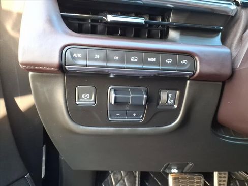 Used 2022 Cadillac Escalade Sport Platinum image 18