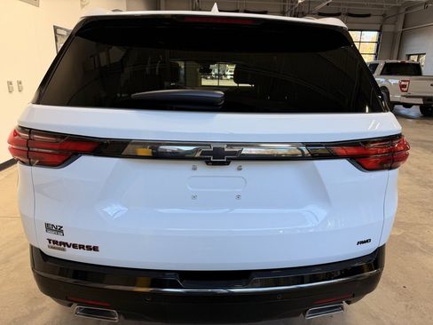 Used 2024 Chevrolet Traverse Premier image 6