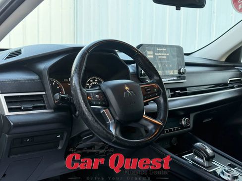 Used 2022 Mitsubishi Outlander SE FWD image 13