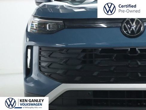 Used 2025 Volkswagen Tiguan SE AWD/4WD image 6