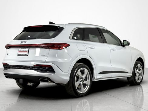 Used 2025 Audi Q5 Premium Plus w/ Premium Plus AWD/4WD image 5