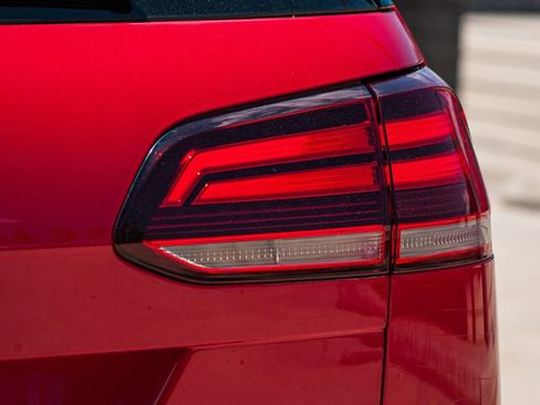 Used 2019 Volkswagen Golf Alltrack SE AWD/4WD image 6