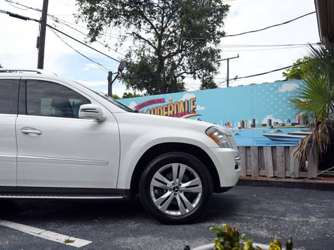 Used 2011 Mercedes-Benz GL 450 4MATIC image 33