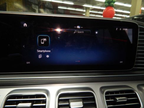 Used 2024 Mercedes-Benz GLS 450 4MATIC image 26