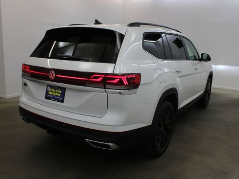 New 2026 Volkswagen Atlas SE FWD image 5