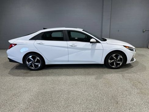 Used 2023 Hyundai Elantra Limited FWD image 2