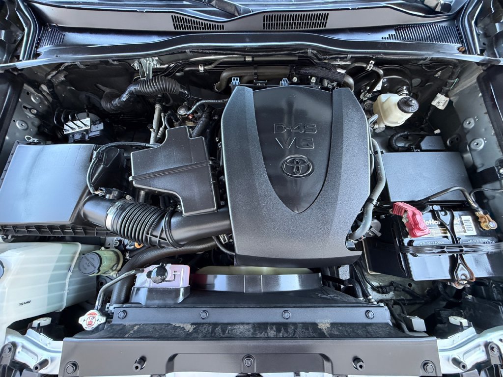 Used 2022 Toyota Tacoma TRD Sport w/ TRD Premium Sport Package AWD/4WD image 9