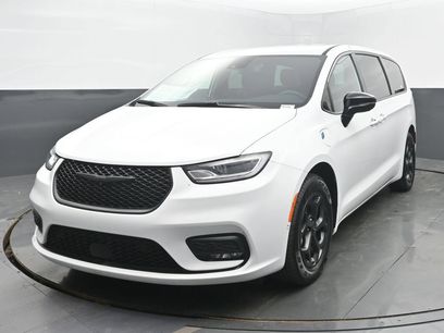 Used 2024 Chrysler Pacifica Limited