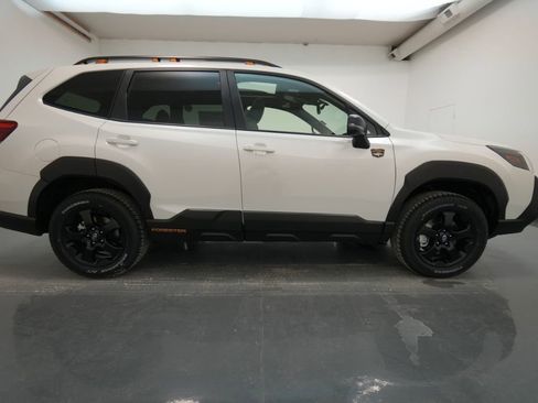 Used 2025 Subaru Forester Wilderness image 18