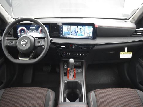 New 2026 Nissan Kicks SR w/ Cold Weather Package AWD/4WD image 9