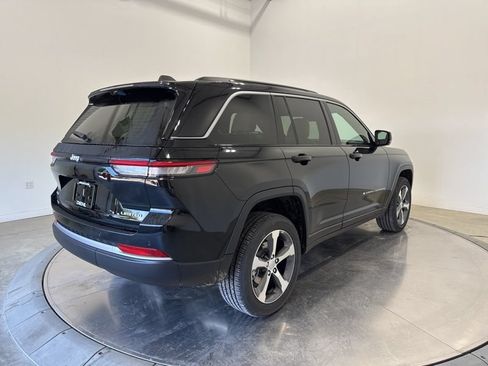 Used 2026 Jeep Grand Cherokee Limited w/ Luxury Tech Group II AWD/4WD image 7