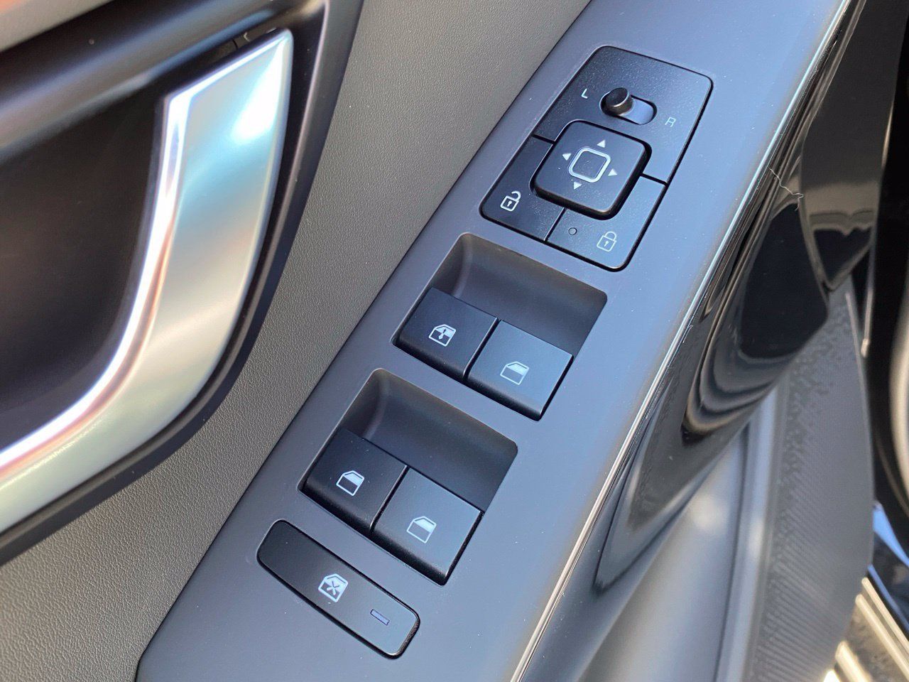 New 2026 Kia Niro EX FWD image 11