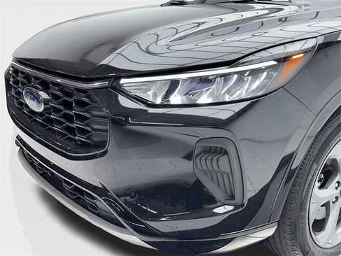 Used 2023 Ford Escape ST-Line image 5