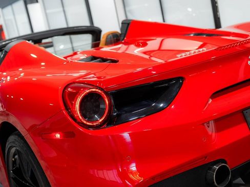 Used 2018 Ferrari 488 Spider RWD image 30