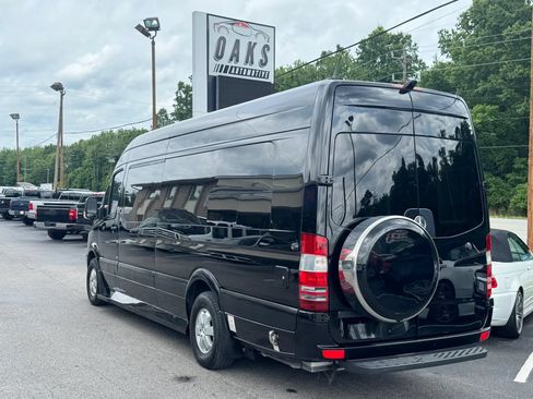 Used 2015 Mercedes-Benz Sprinter 2500 image 5