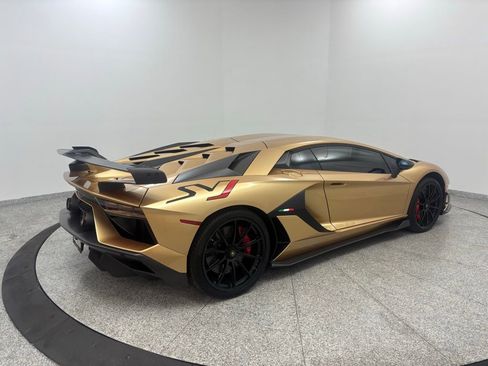 Used 2019 Lamborghini Aventador SVJ image 12