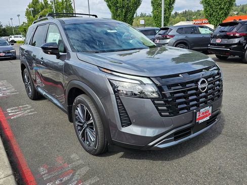 New 2026 Nissan Pathfinder Platinum w/ Accent Package AWD/4WD image 3
