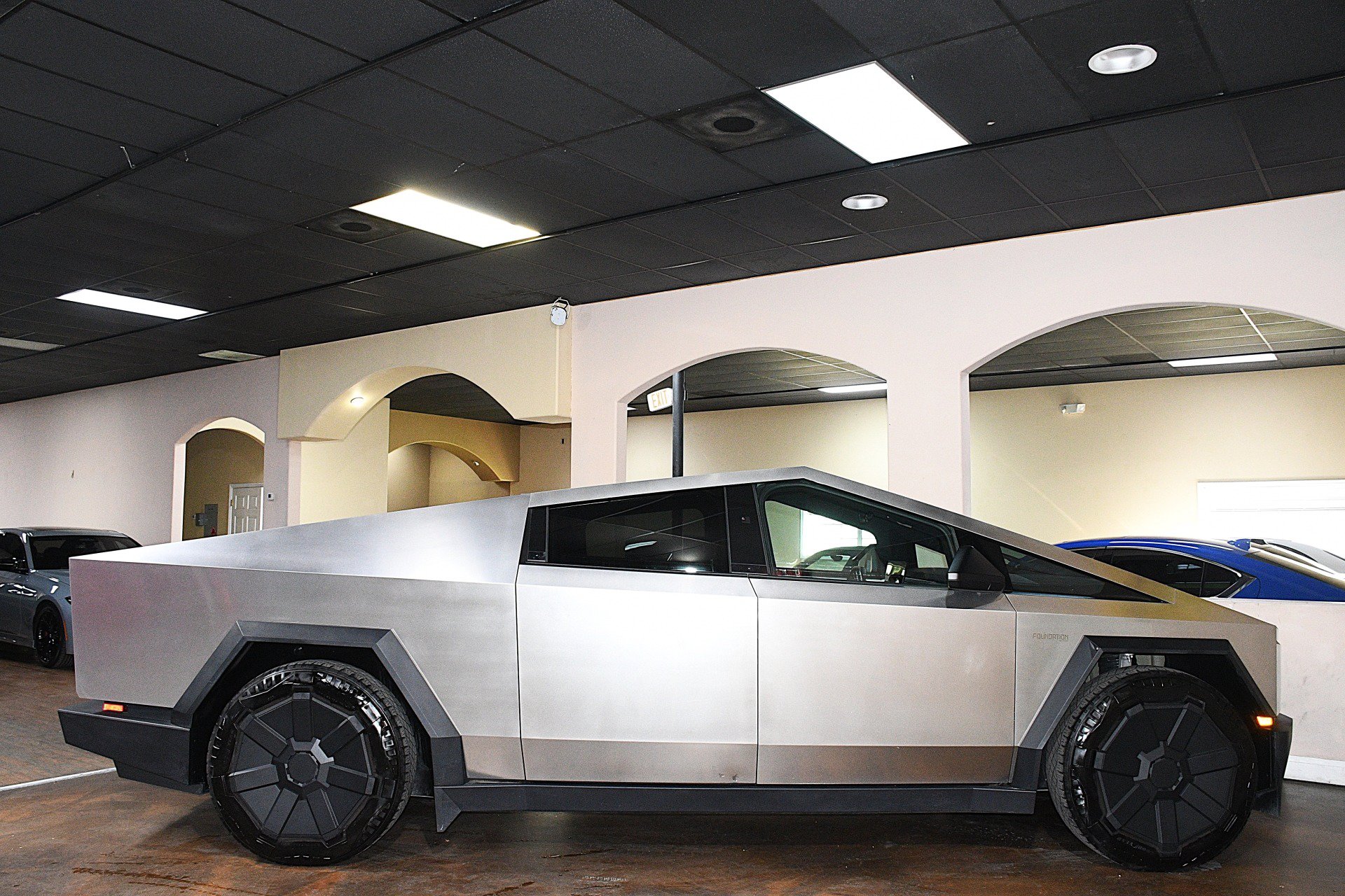 Used 2024 Tesla Cybertruck AWD Crew Cab image 52