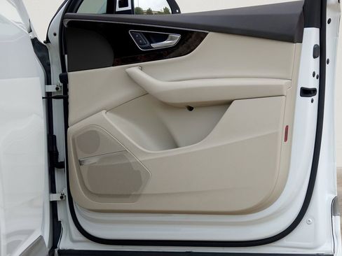 Used 2019 Audi Q7 3.0T Prestige w/ Prestige Package image 38