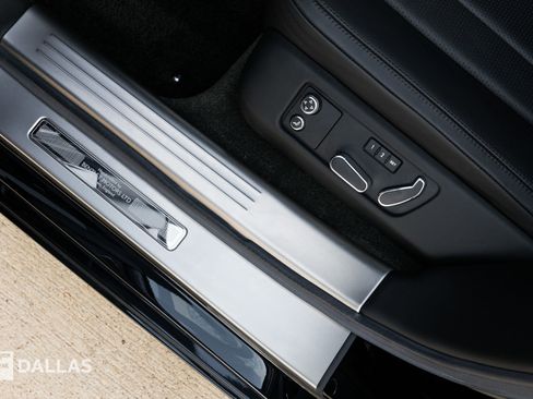 Used 2014 Bentley Flying Spur W12 image 31