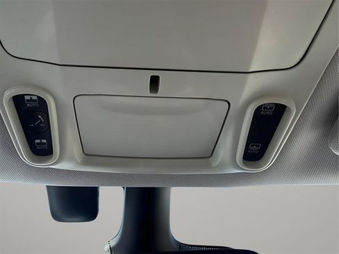 Used 2018 Chrysler Pacifica Limited w/ Advanced Safetytec Group FWD image 65