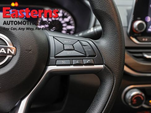 Used 2024 Nissan Altima 2.5 SV FWD image 16
