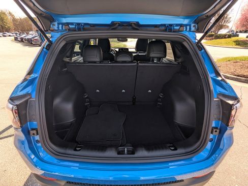 Used 2025 Jeep Compass Latitude image 14