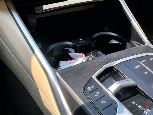 Used 2024 BMW i4 xDrive40i w/ Premium Package AWD/4WD image 16