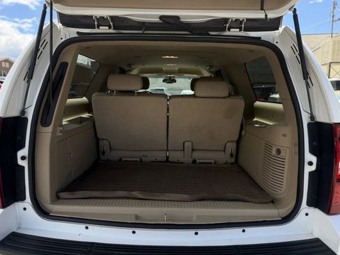 Used 2010 Chevrolet Suburban LT w/ Luxury Package image 17