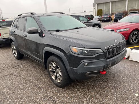 Used 2019 Jeep Cherokee Trailhawk w/ Cold Weather Group image 21