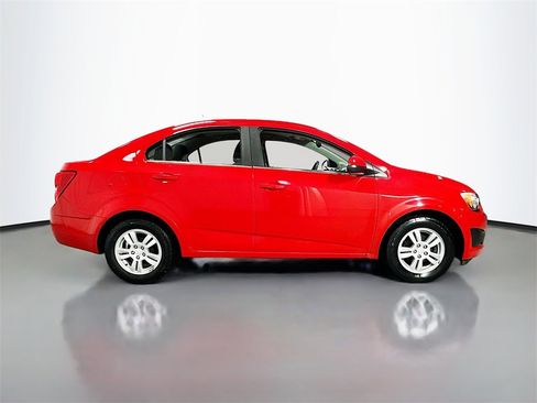 Used 2014 Chevrolet Sonic LT image 9