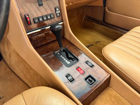 Used 1988 Mercedes-Benz 560 SL image 33