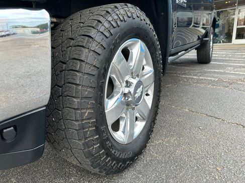 Used 2020 Chevrolet Silverado 2500 LTZ w/ LTZ Texas Edition image 9