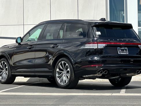 New 2026 Lincoln Aviator 2WD w/ Jet Appearance Package image 5