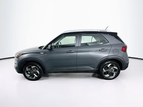 Used 2025 Hyundai Venue Limited FWD image 4