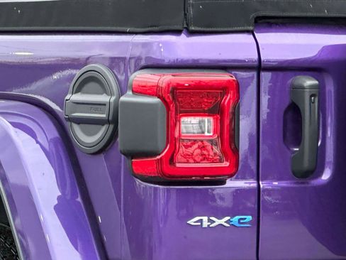 Used 2023 Jeep Wrangler Unlimited Sahara w/ Cold Weather Group image 9