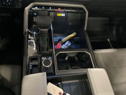 Used 2022 Toyota Tundra Limited image 15