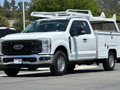 New 2026 Ford F250 XL w/ XL Chrome Package RWD image 7