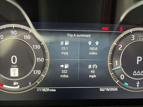 Used 2025 Jaguar F-PACE R-Dynamic S image 9