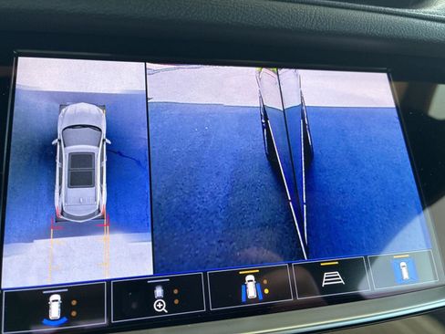 Used 2022 Cadillac XT5 Premium Luxury w/ Technology Package AWD/4WD image 26