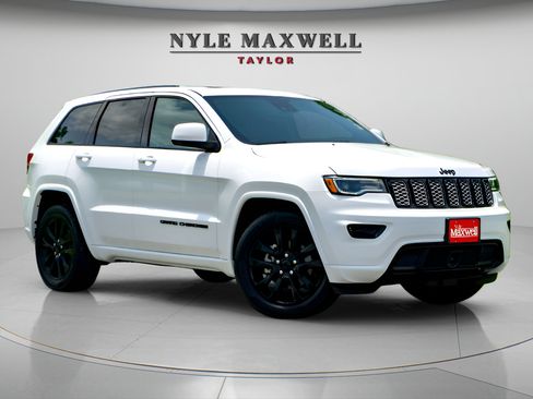 Used 2020 Jeep Grand Cherokee Altitude RWD image 1