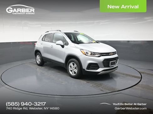 Used 2022 Chevrolet Trax LT w/ LT Convenience Package image 1
