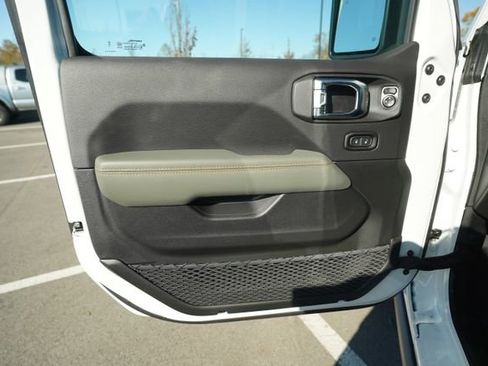 New 2026 Jeep Gladiator Mojave image 13