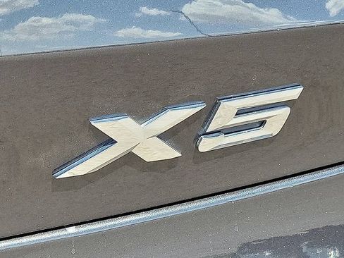 Used 2023 BMW X5 xDrive40i w/ Premium Package AWD/4WD image 9