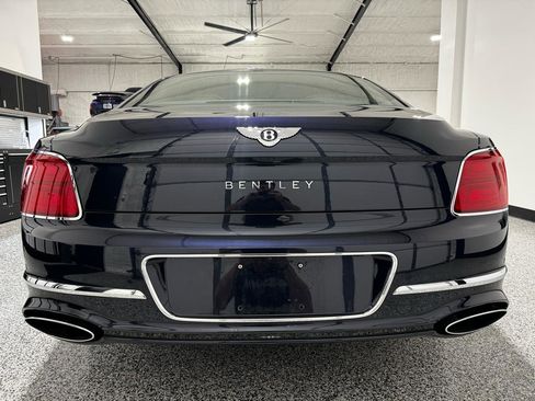 Used 2021 Bentley Flying Spur W12 AWD/4WD image 4